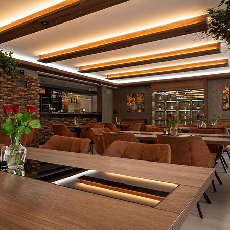 Elite Hotel Nova Dubnica Bagian luar foto