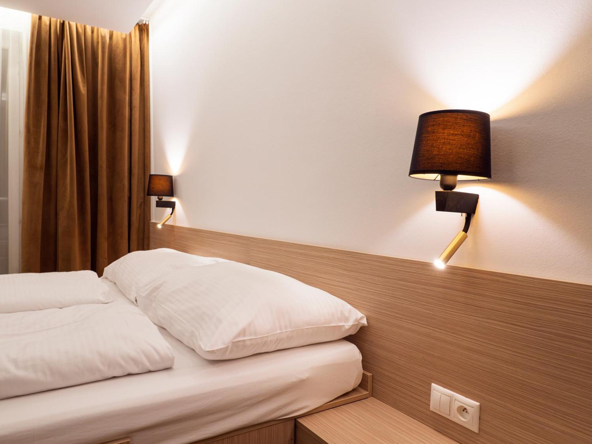 Elite Hotel Nova Dubnica Bagian luar foto