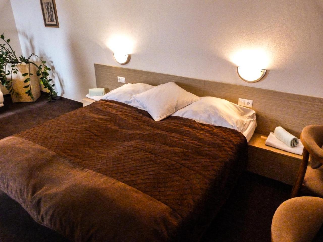 Elite Hotel Nova Dubnica Bagian luar foto